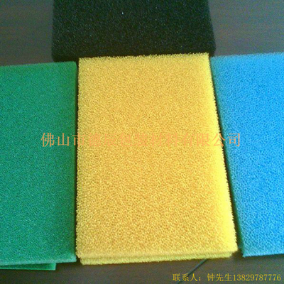 全開孔，拉力強(qiáng)，吸音性能高和良好的滲透性能。是生產(chǎn)空氣過濾器、油過濾器、水族過濾器等行業(yè)的理想產(chǎn)品，并且是生產(chǎn)泡沫陶瓷過濾器、過濾板、過濾片、過濾網(wǎng)的必需品，可根據(jù)要求加工成圓柱、空心、方形等其它的特殊形狀加工成型及來樣定做。